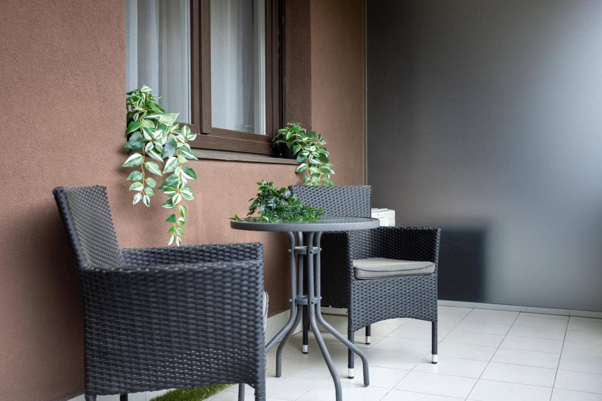 Atrium Residences With Balcony And Ac Lejlighed *