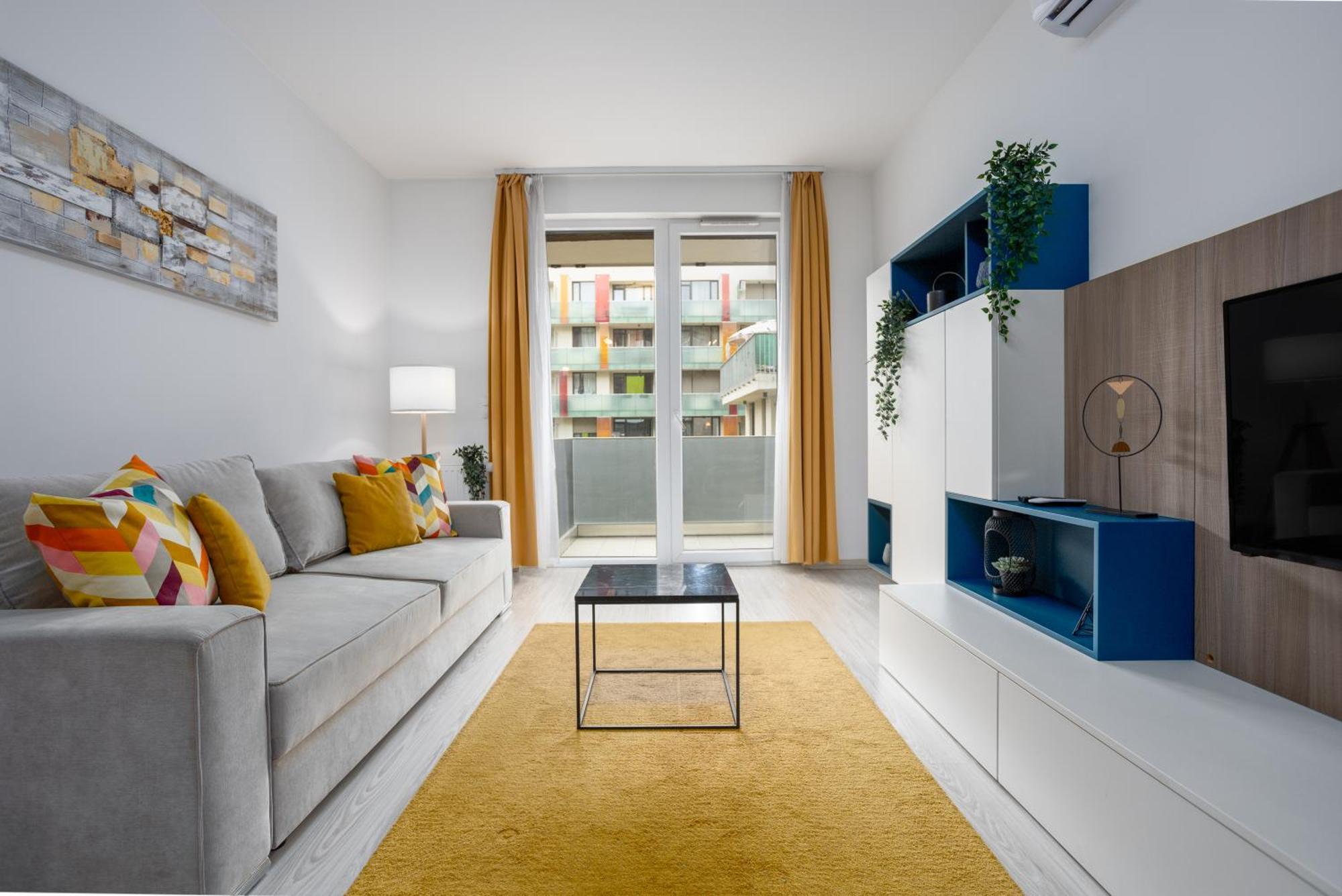 Atrium Residences With Balcony And Ac Budapest
